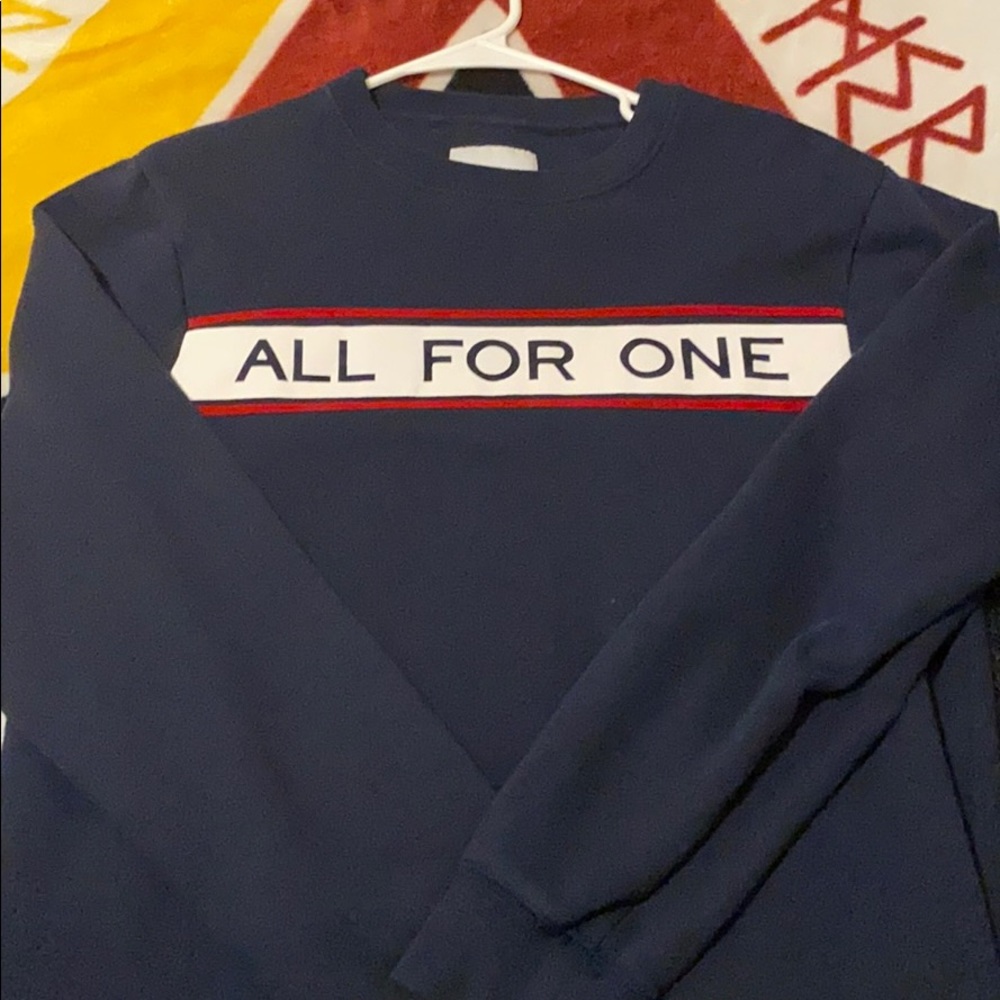 Sweatshirt